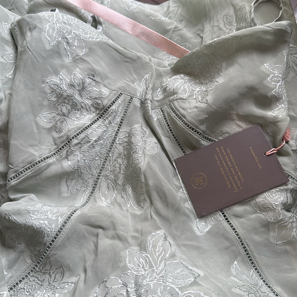 HOUSE OF CB 'Seren' Pistachio Floral Lace Back Maxi Dress NWT - Picture 8 of 10